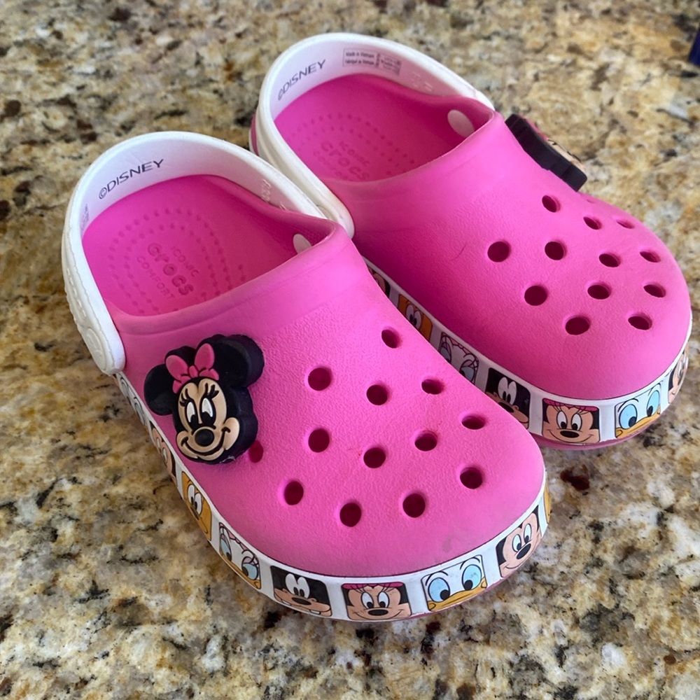Minnie Mouse pink toddler crocs C8